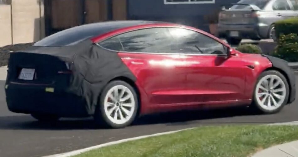 O detalhe pelo qual você reconhecerá o novo Tesla Model 3 Performance
