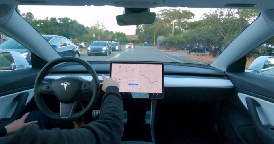 Com a última promoção, a Tesla tenta convencer os usuários das vantagens do Full Self Driving